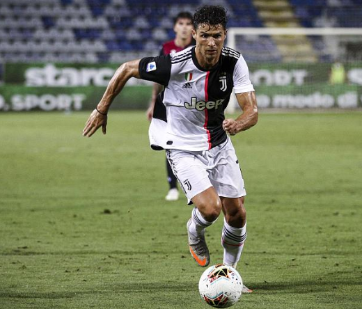 关于广东宏远转会期调整名单，志在欧冠名次提升，气氛紧张，控场能力受关注的信息-开云